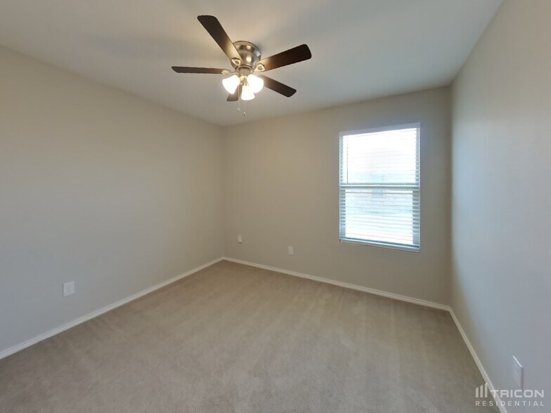 Building Photo - 6028 Parkview Hills Ln