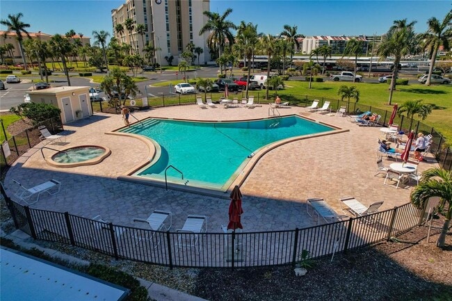 Building Photo - 7540 Bay Island Dr S