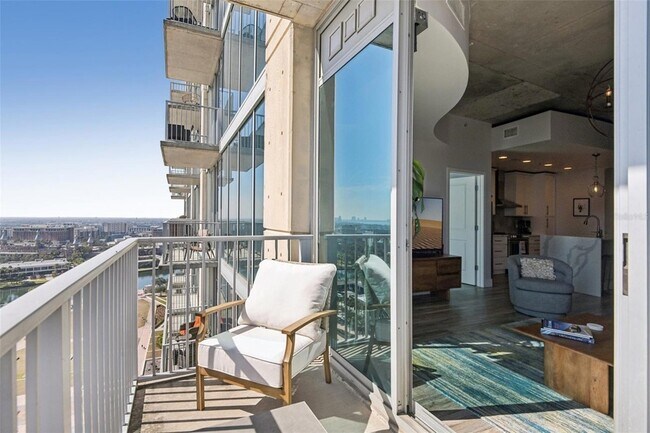 Building Photo - 777 N Ashley Dr