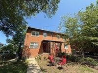 Building Photo - 866 Bellevue St SE