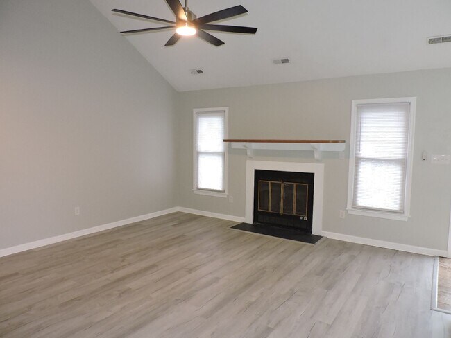 Building Photo - call 804-642-2106