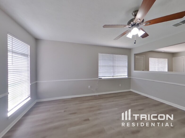 Building Photo - 3606 Hampstead Ct
