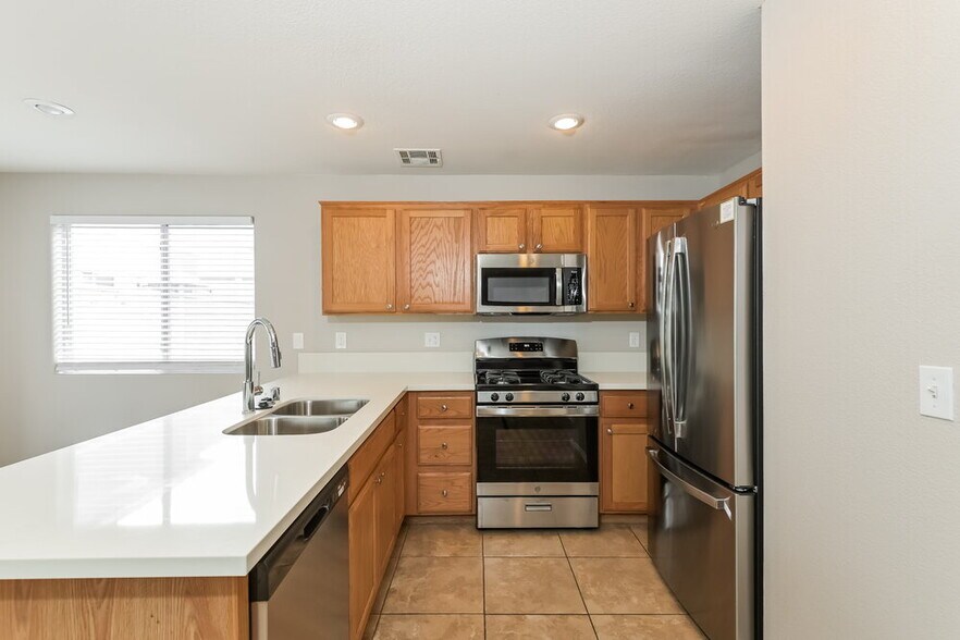 Building Photo - 11929 Fairfax Ridge St