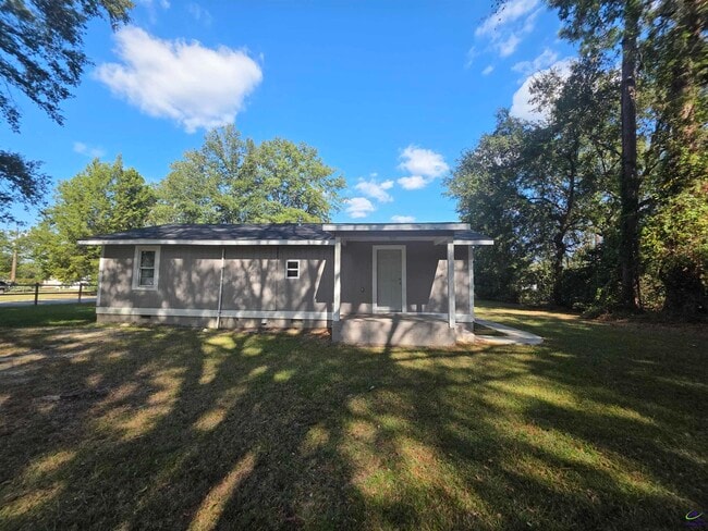 Building Photo - 811 Lewis St