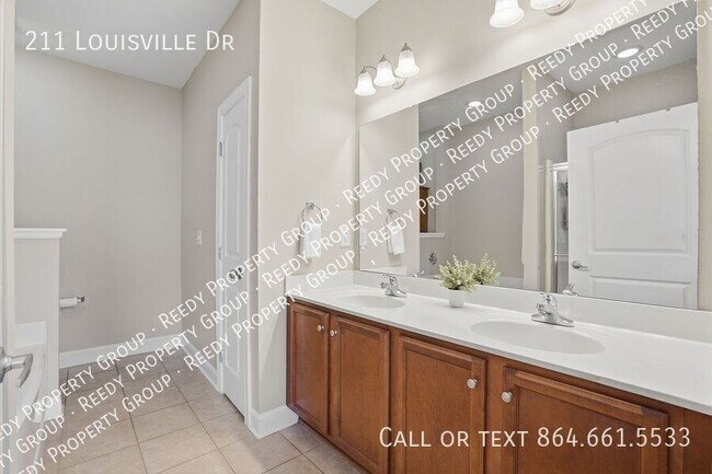 Building Photo - 211 Louisville Dr