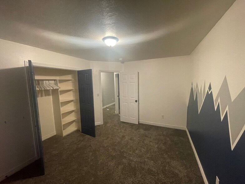 Building Photo - 854 S 600 E