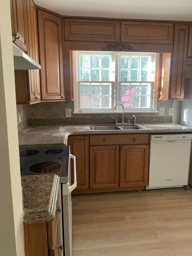 Building Photo - NORTH HILLS CHARMER--2 STORY--DOWNSTAIRS BEDROOM/OFFICE--FORMAL AREAS-LAUNDRY/MUD AREA-CARPORT