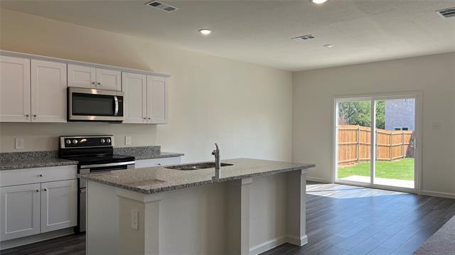 Building Photo - 702 Camden Dr