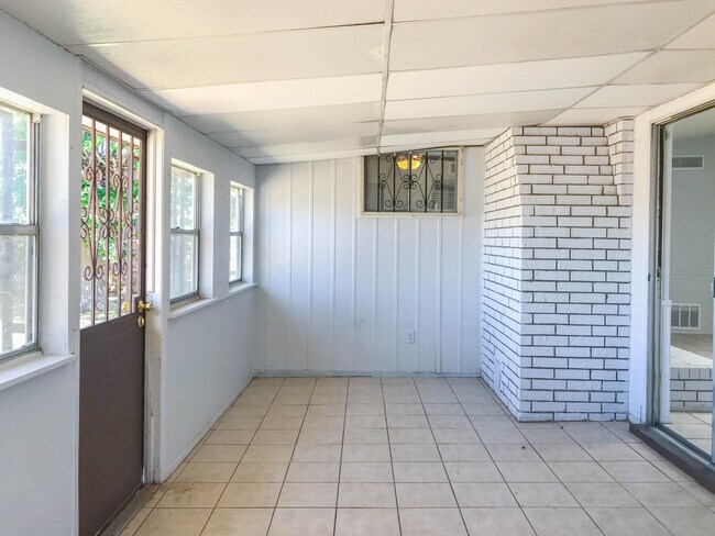 Building Photo - 5221 Edmonton Ave