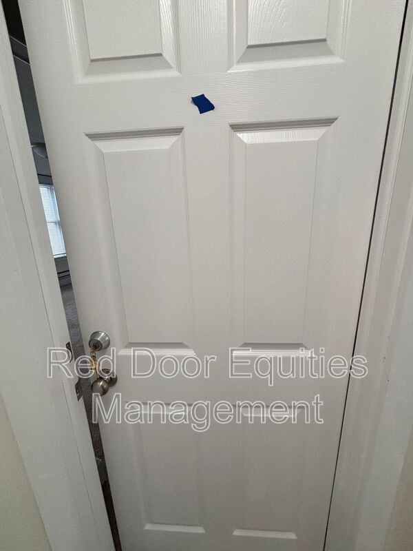 Building Photo - 522 N High St