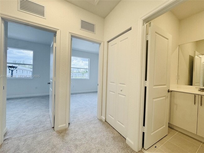 Building Photo - 243 NW 11th Ct