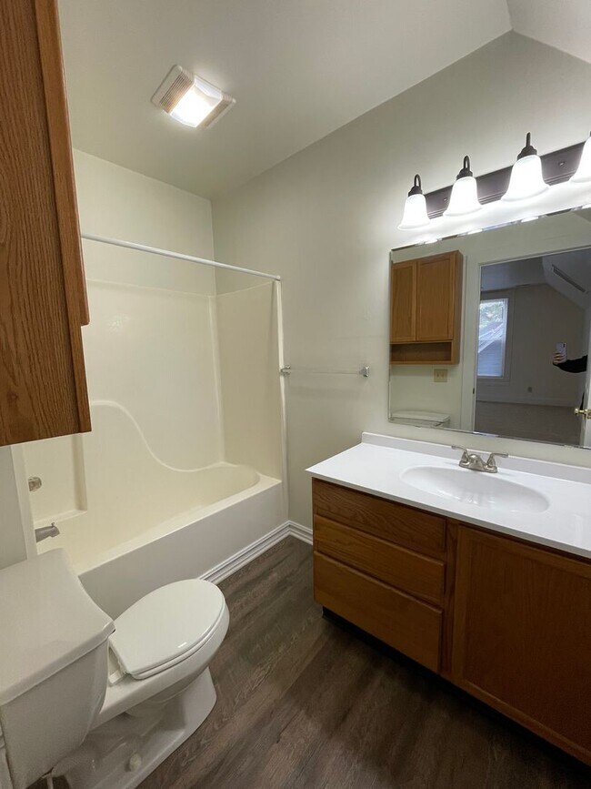 Building Photo - 14 S 26th St