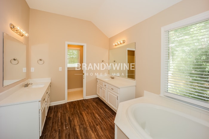 Building Photo - 151 Wakefield Dr