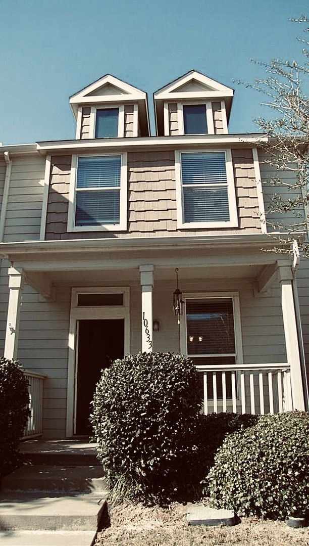 Building Photo - Charming Dollhouse-Style Townhome in Keller ISD with Private Backyard & Detached 2-Car Garage!