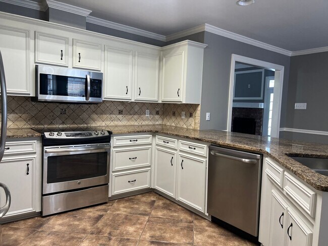 Building Photo - BAY HILLS SUBDIVISION. BENTON SCHOOLS