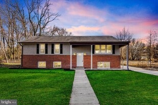 Building Photo - 713 Biddle Rd