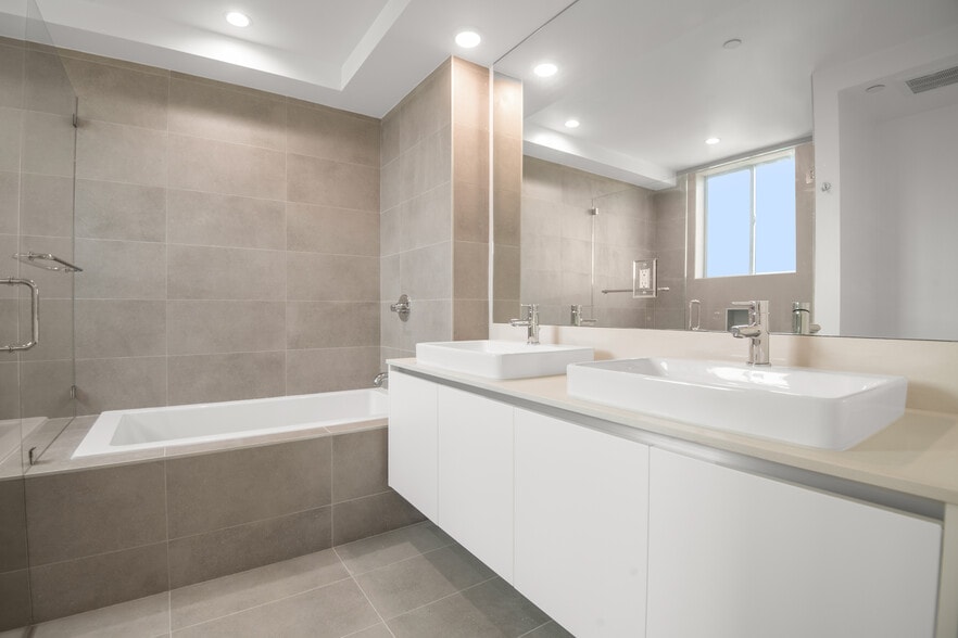 Building Photo - 4418 S Slauson Ave