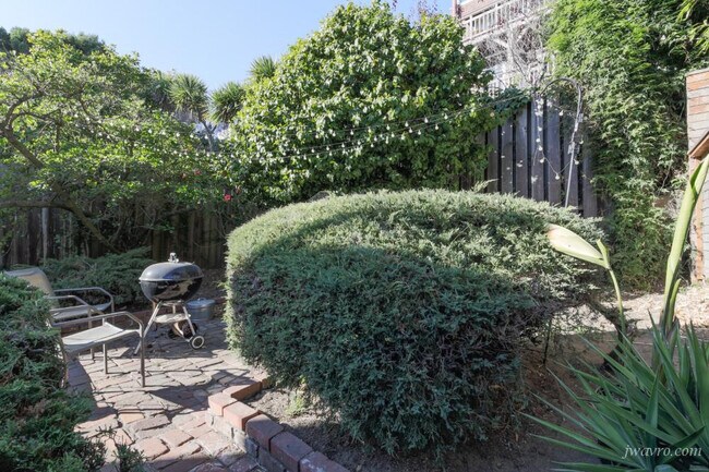 Building Photo - 2614 California St