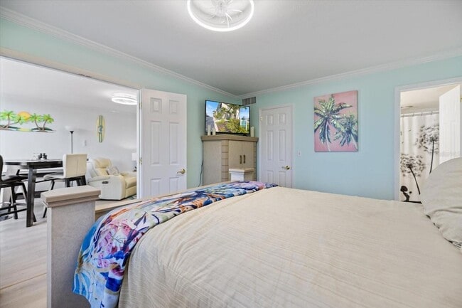 Building Photo - 1400 Tarpon Center Dr