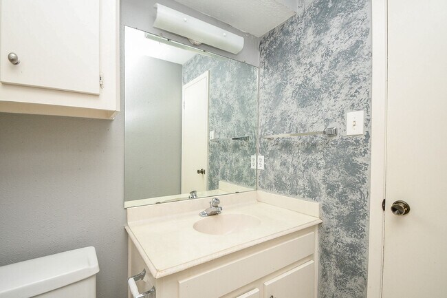 Building Photo - 7538 Quail Meadow Dr