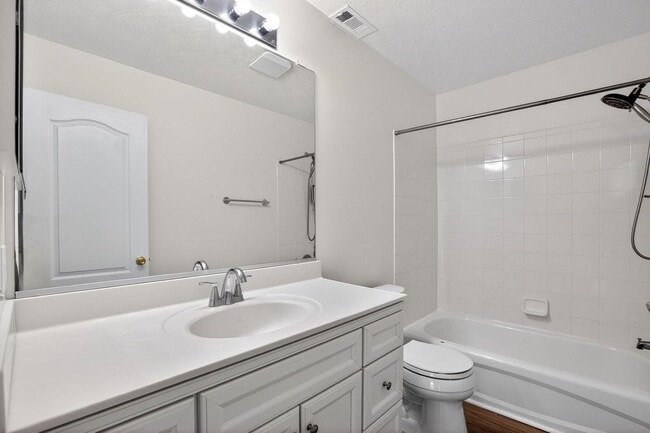 Building Photo - 47225 Schwartzkopf Dr