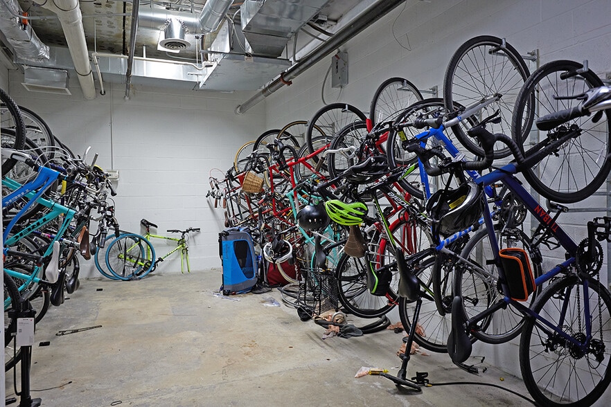 Bike Storage - 701 Lamont St NW