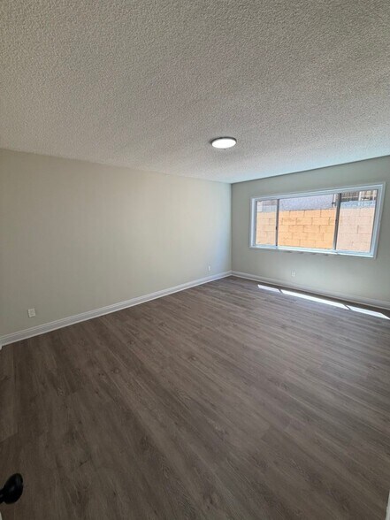 Building Photo - 2919 Carmona Ave