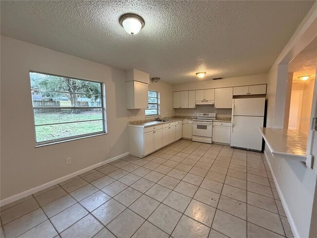 Building Photo - 34918 Ansley Ave