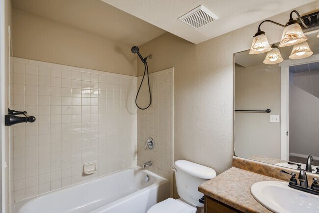 Building Photo - $2170 | 3BR / 3.5BA | Pet Friendly Townhou...