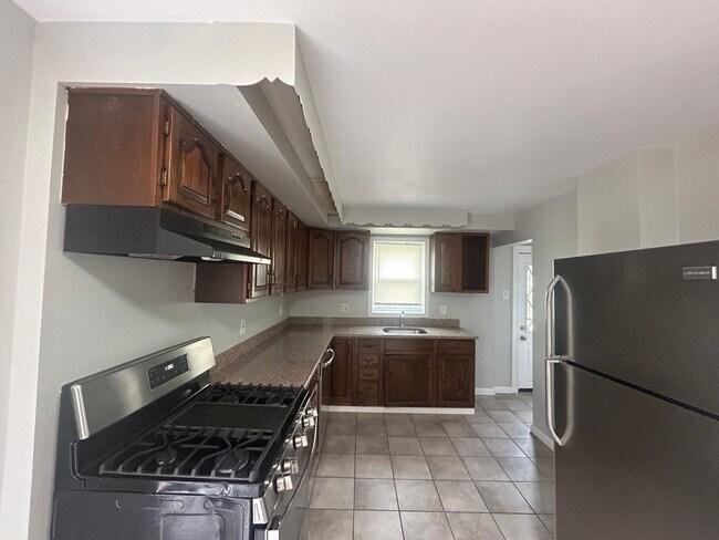 Building Photo - Beautiful Home in Northeast Philly