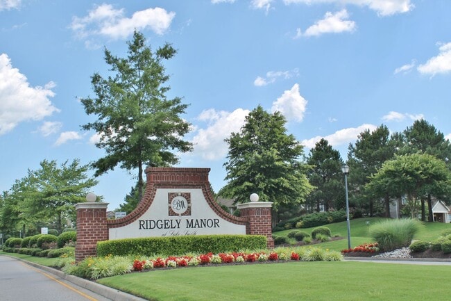 Building Photo - 2 Bedroom Condo w/Open Floor-Plan & Stainless Steel Appliances! Some Utilities Included!