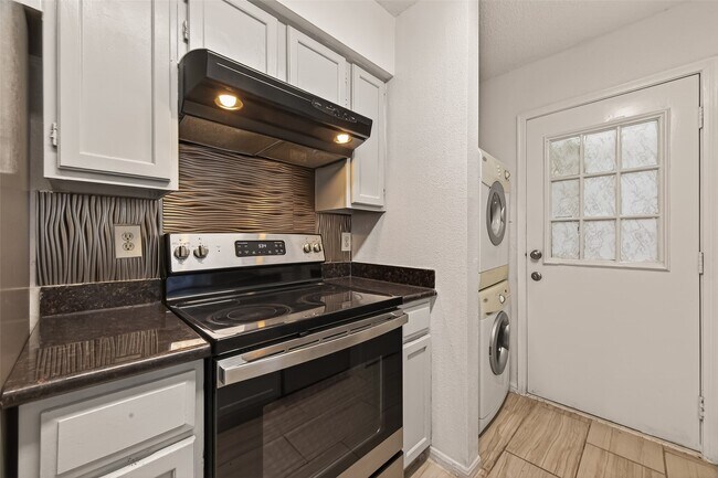 Building Photo - 3100 Jeanetta St