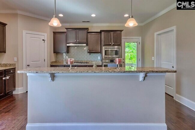 Building Photo - 105 High Bluff Ln