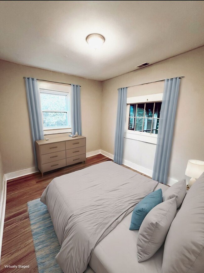 Building Photo - Charming 3-Bedroom Cottage in Normaltown –...