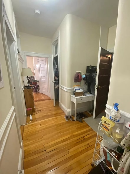 Primary Photo - 2 Ware St