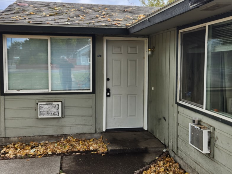 Building Photo - 2134 E Cataldo Ave