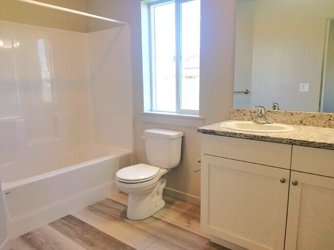 Building Photo - Newer house on corner lot of great neighbo...