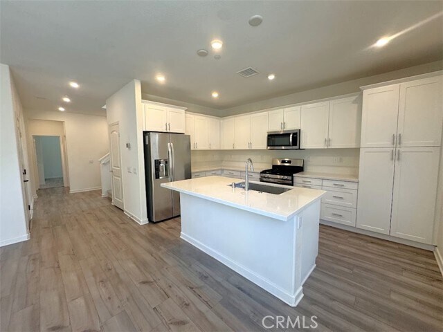 Building Photo - 1014 W Buttercup Ln