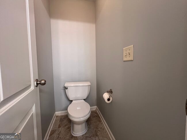 Building Photo - 63 Camden Way