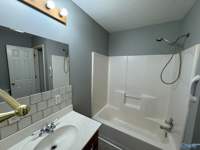 Building Photo - 104 Cypress Cir