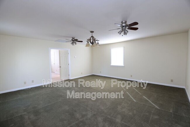 Building Photo - 8707 Mapleton Rd