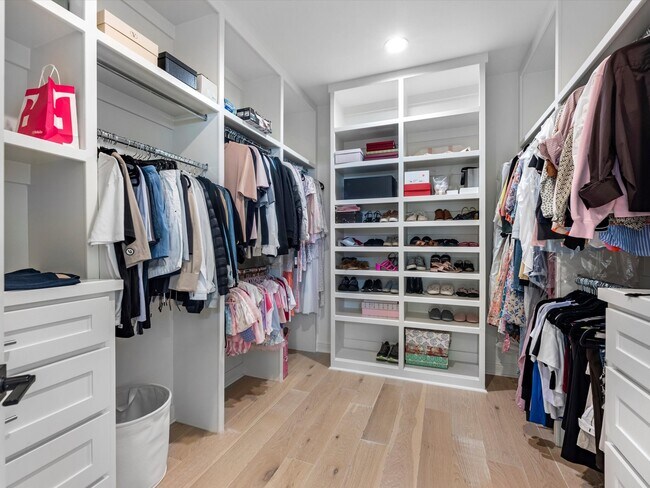 Building Photo - 2147 Colquitt St