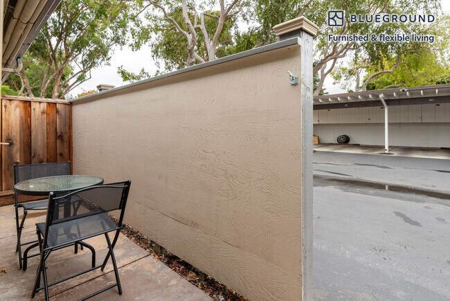 Building Photo - 727 Layne Ct