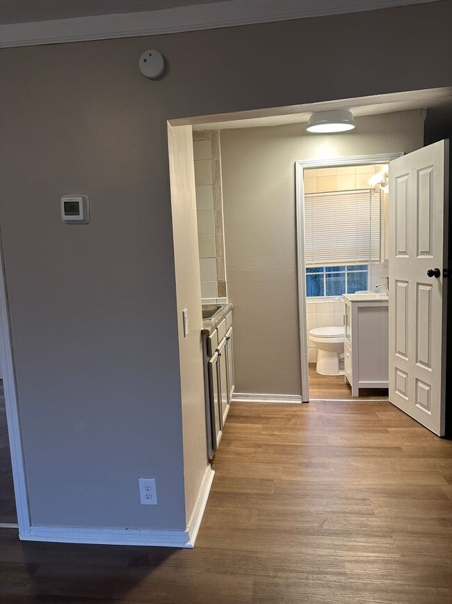 Building Photo - 1 Bedroom 1 Bathroom Home For Rent!