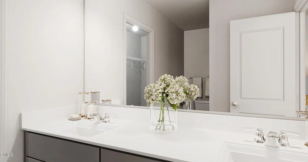 Building Photo - Room in Townhome on Gypsum Dr