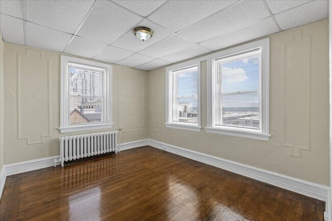 Building Photo - 2 S Hartford Ave