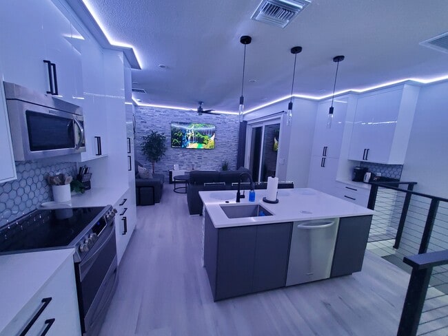 Building Photo - 8797 Rose Way