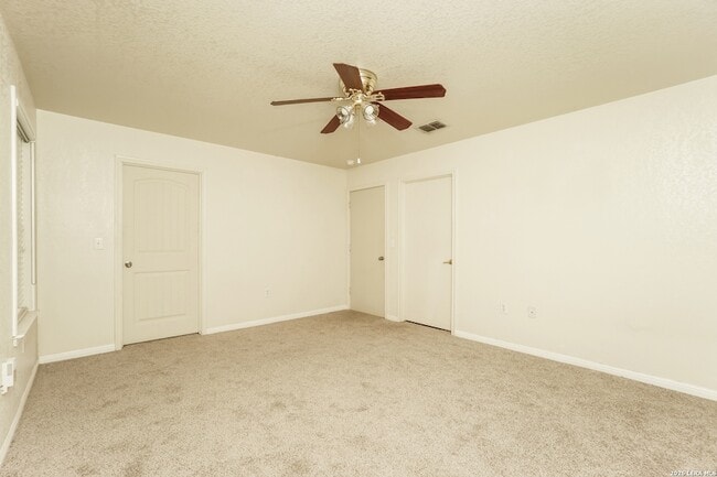 Building Photo - 5915 Iris Isle