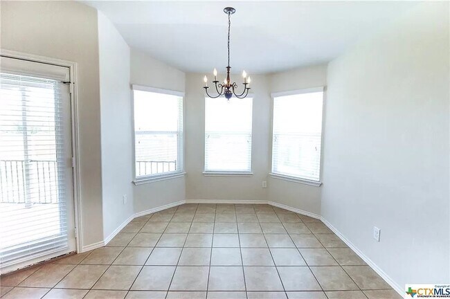 Building Photo - 1023 Sugar Brook Dr