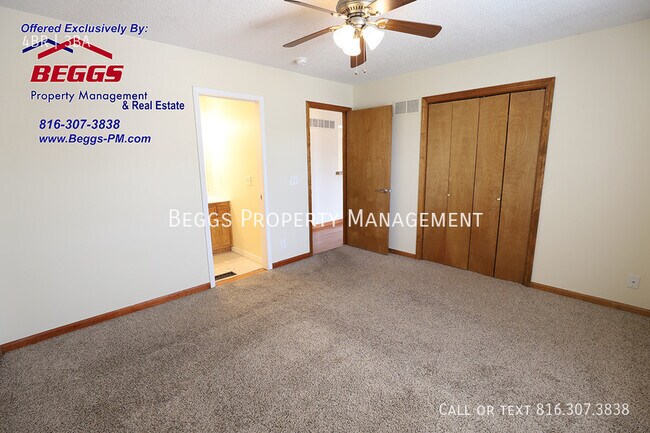 Building Photo - 2116 Glenside-